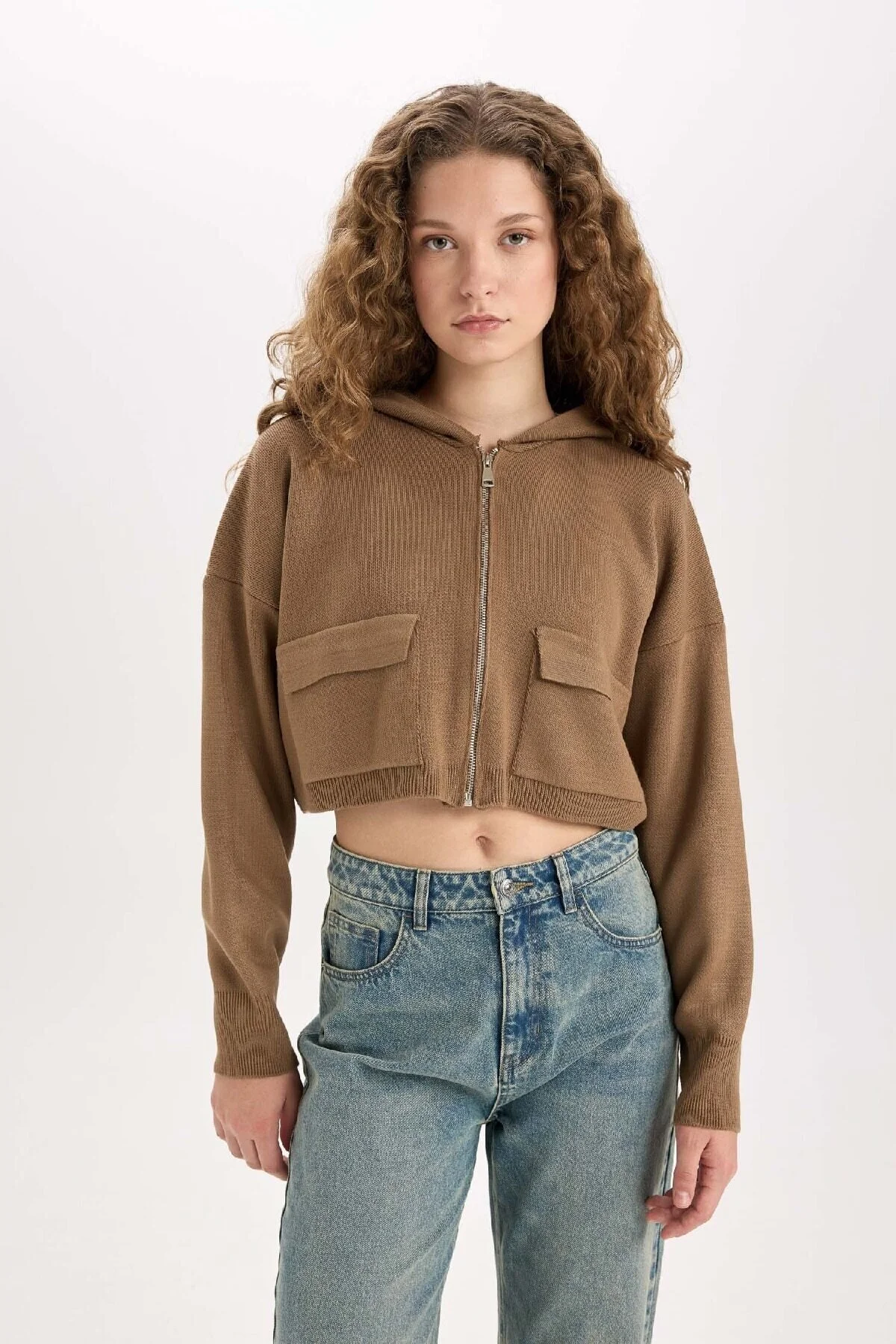 Bild von DeFacto Basic-strickjacke Mit Flachem Reißverschluss Und Normaler Passform, für Damen - M