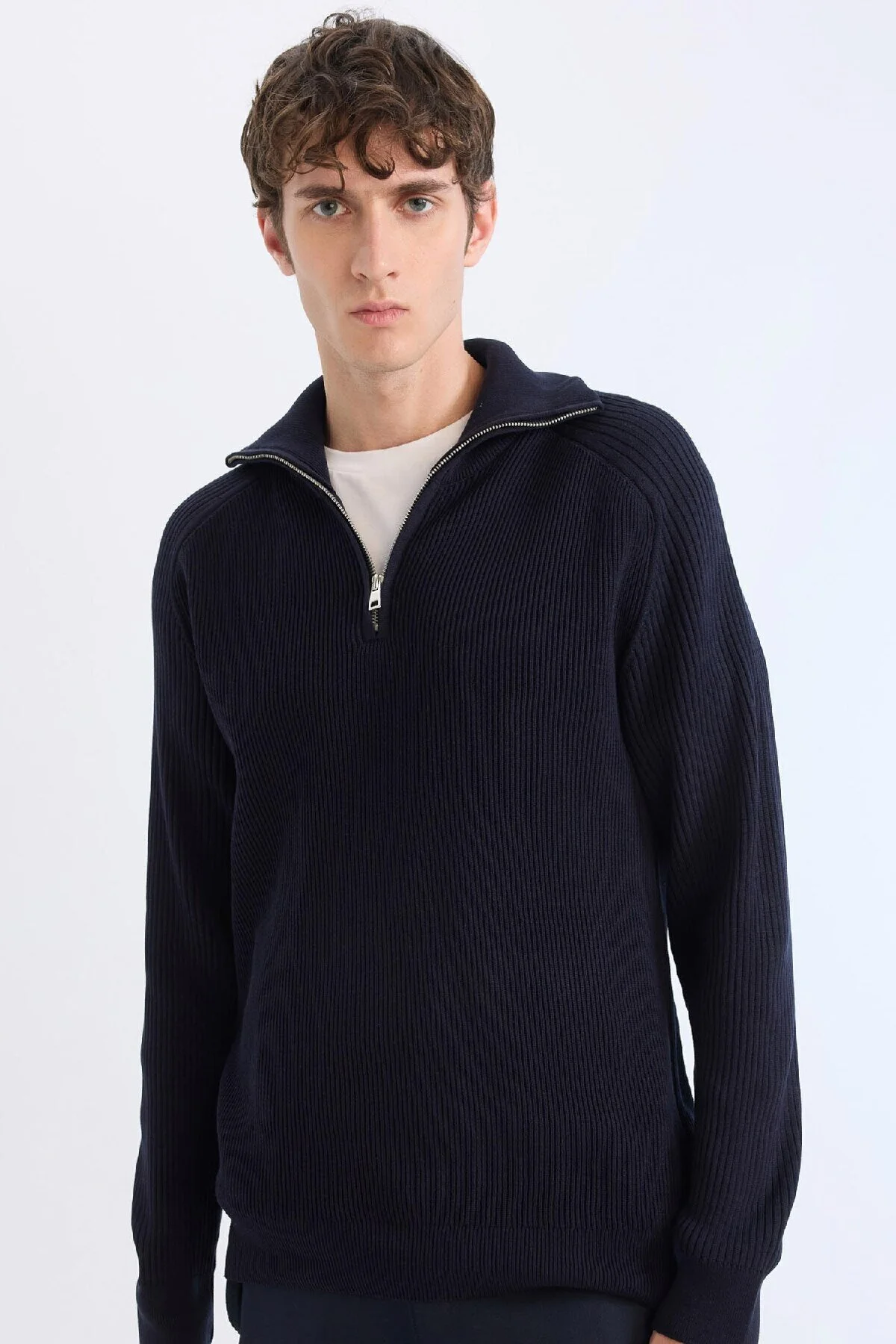 Bild von DeFacto Standard-fit-strickpullover Mit Stehkragen Und Reißverschluss für Herren - 2XL
