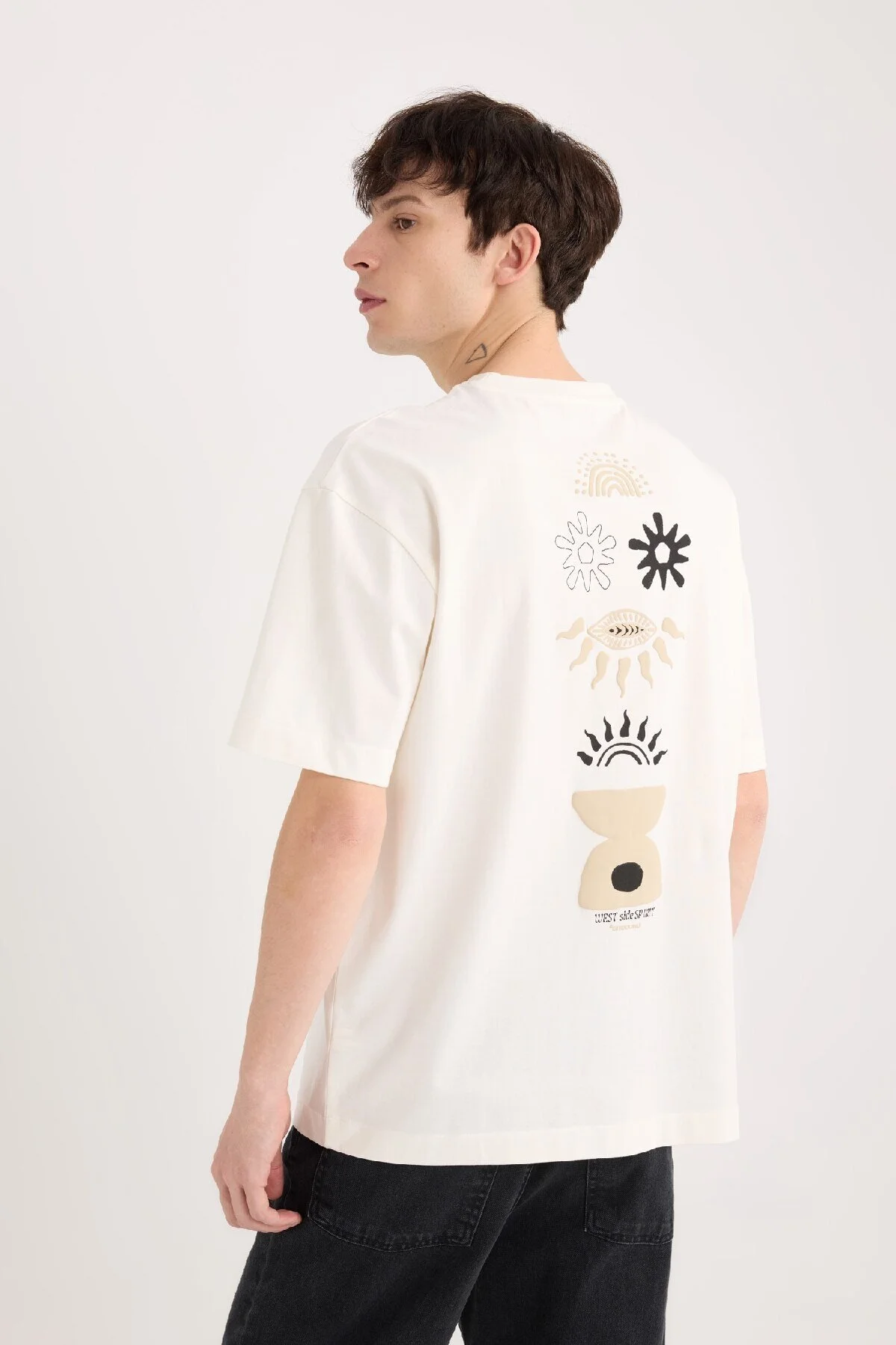 Bild von DeFacto Übergroßes, Kurzärmliges T-shirt Mit Rundhalsausschnitt Und Rundhalsausschnitt für Herren - XL