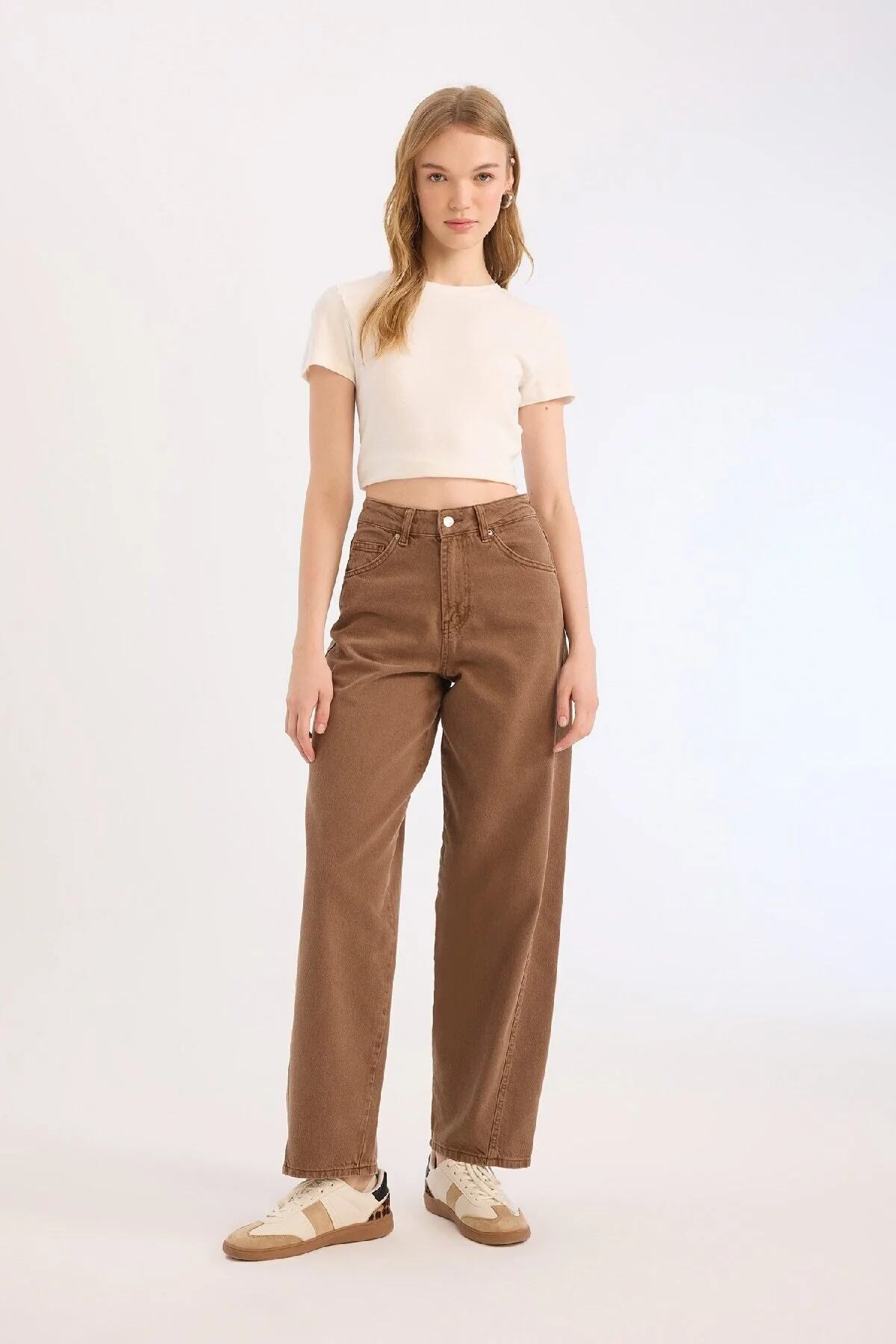 Bild von DeFacto Hose Braun Mittlerer Bund für Damen - 38