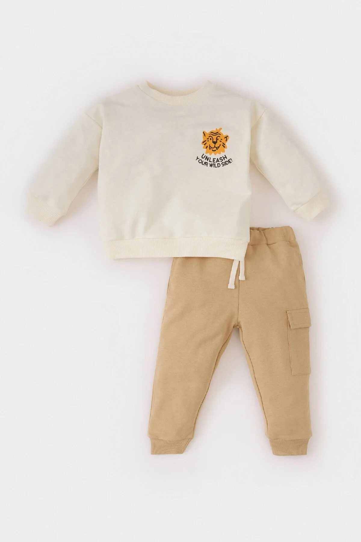 Bild von DeFacto Bedrucktes Sweatshirt Mit Rundhalsausschnitt Und Jogginghose Mit Elastischem Bund Für Babys – D9594a525sp für Herren - 24–36 Monate