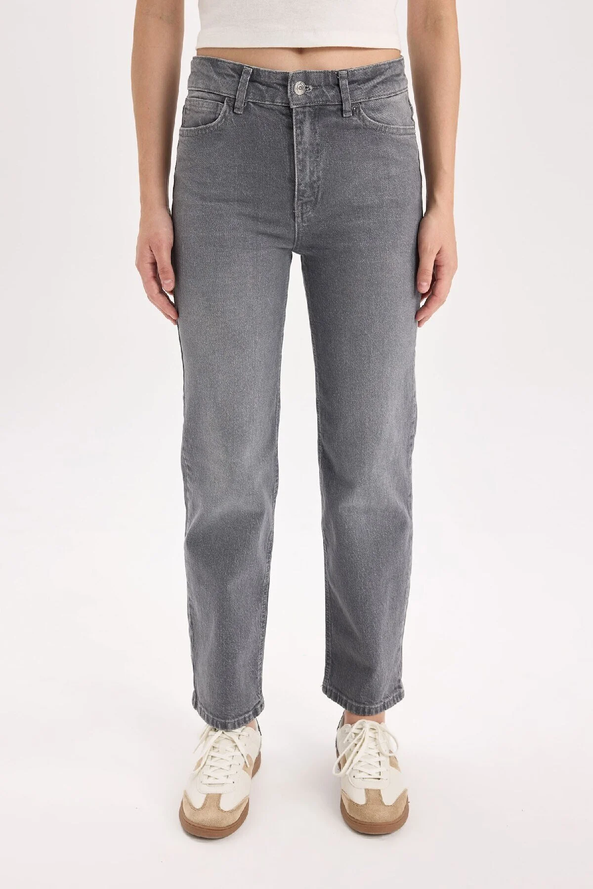 Bild von DeFacto Comfort Straaight Jeans Mit Hoher Taille, Knöchellang, Waschbar, für Damen - 46