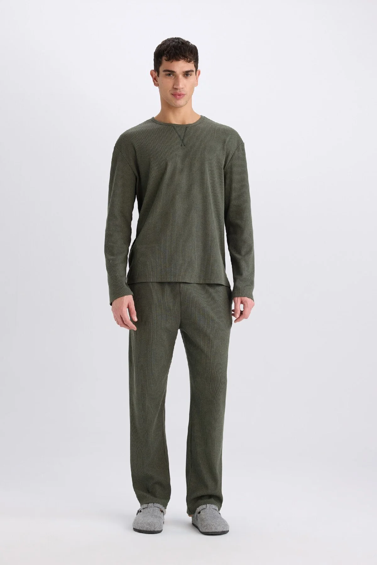 Bild von DeFacto Geripptes Pyjama-set Mit Rundhalsausschnitt – Lange Ärmel, Elastische Taille, Langer Boden für Herren - XL