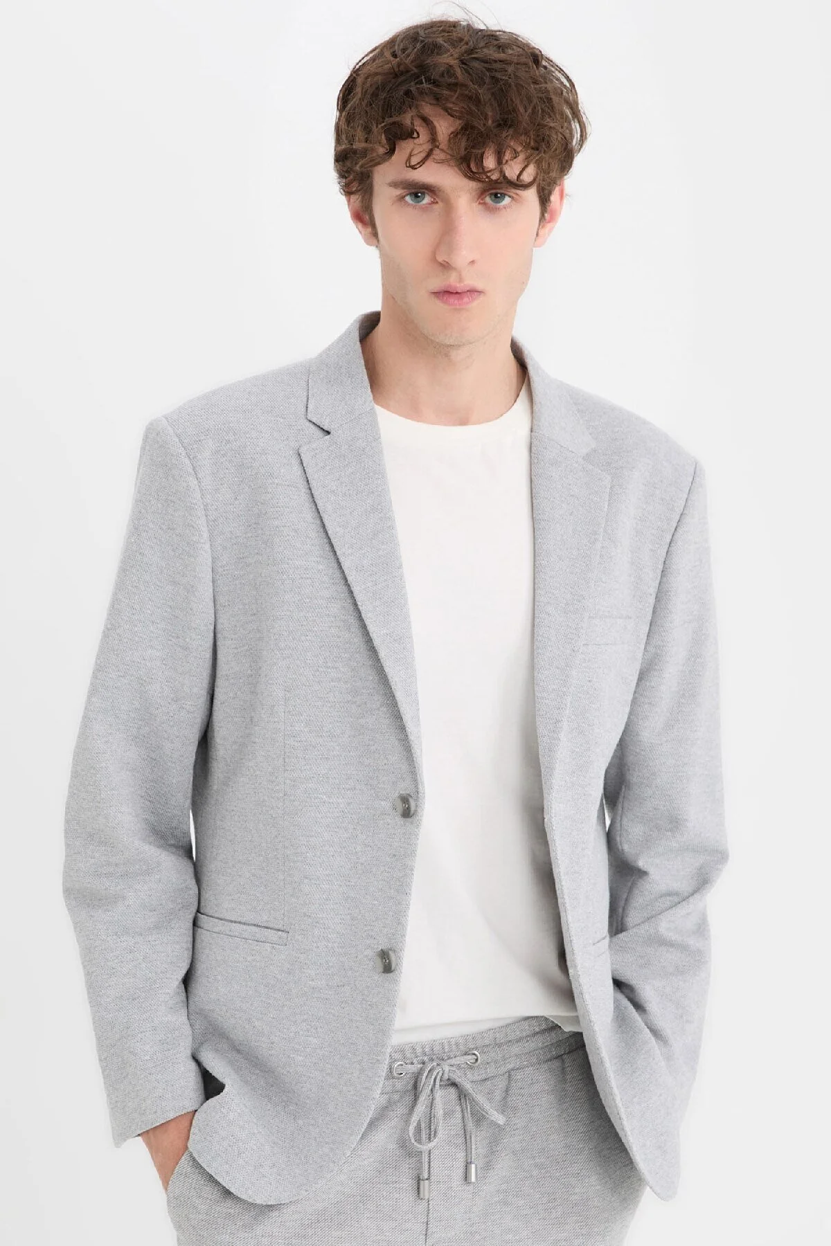 Bild von DeFacto Slim Fit Slim Fit Gefütterte Blazerjacke für Herren - 50