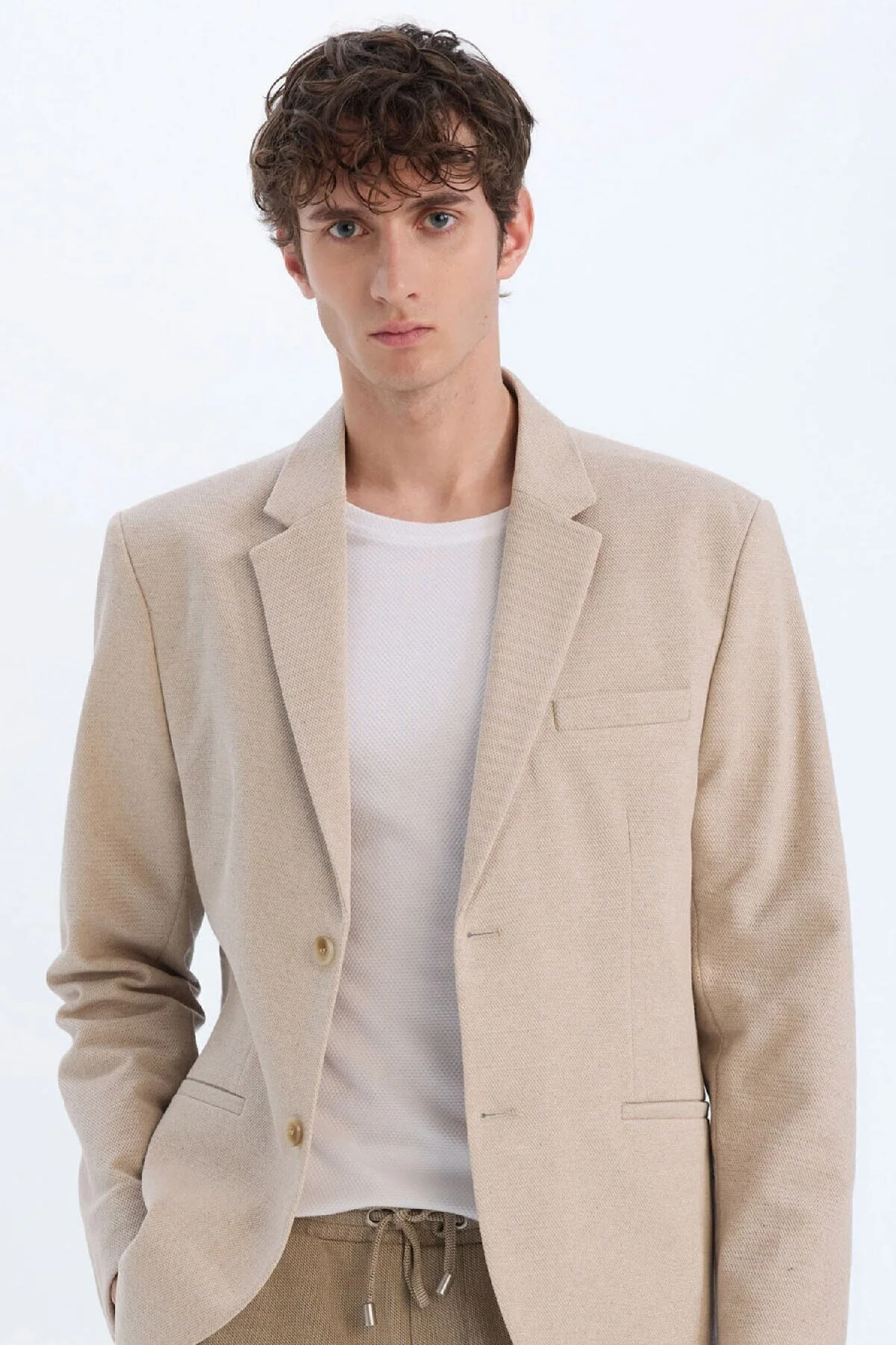 Bild von DeFacto Blazer Beige Slim Fit für Herren - 58