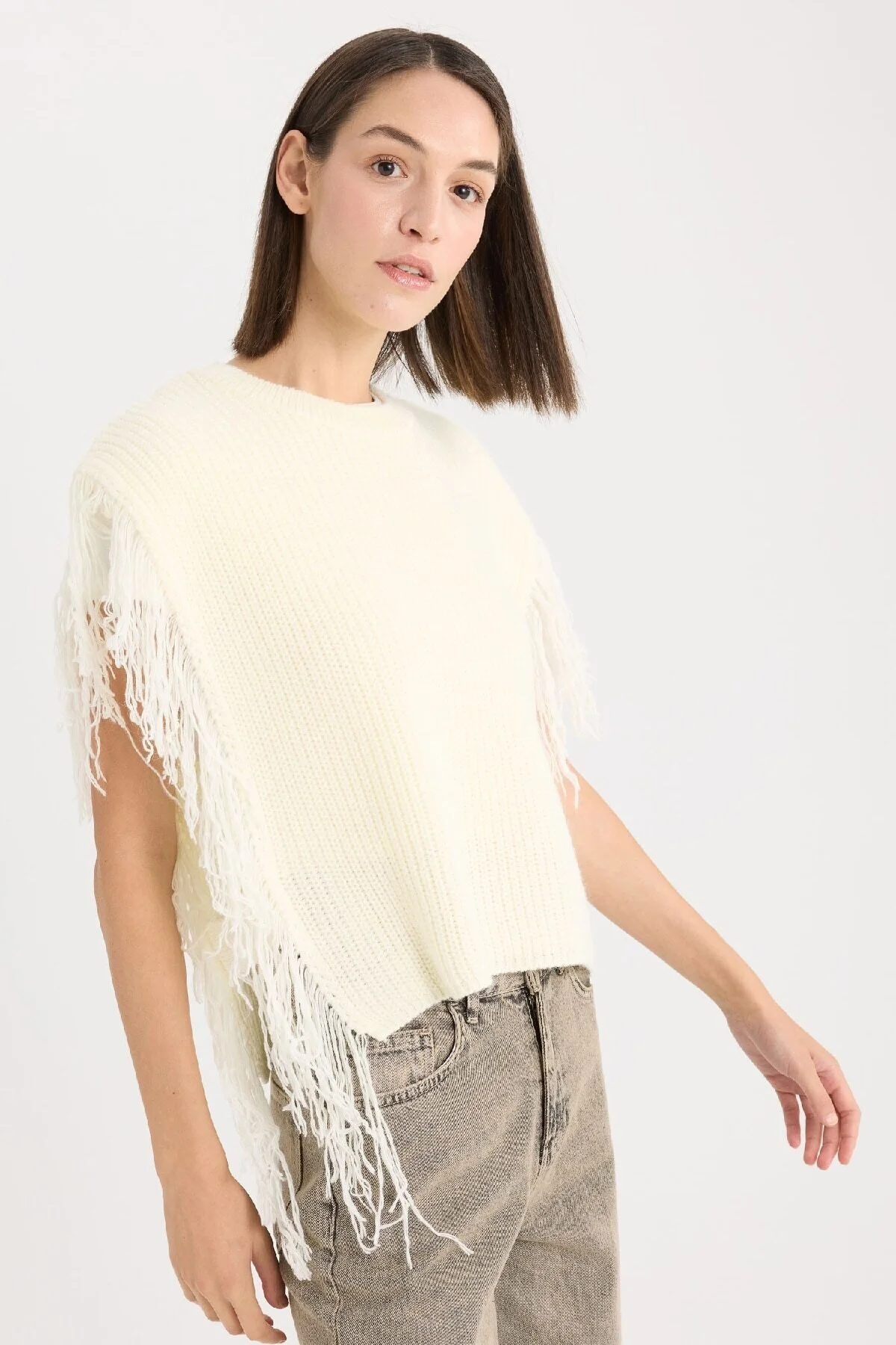 Bild von DeFacto Neujahrs-themen-thessaloniki-strickpullover Mit Quasten Und Rundhalsausschnitt für Damen - S