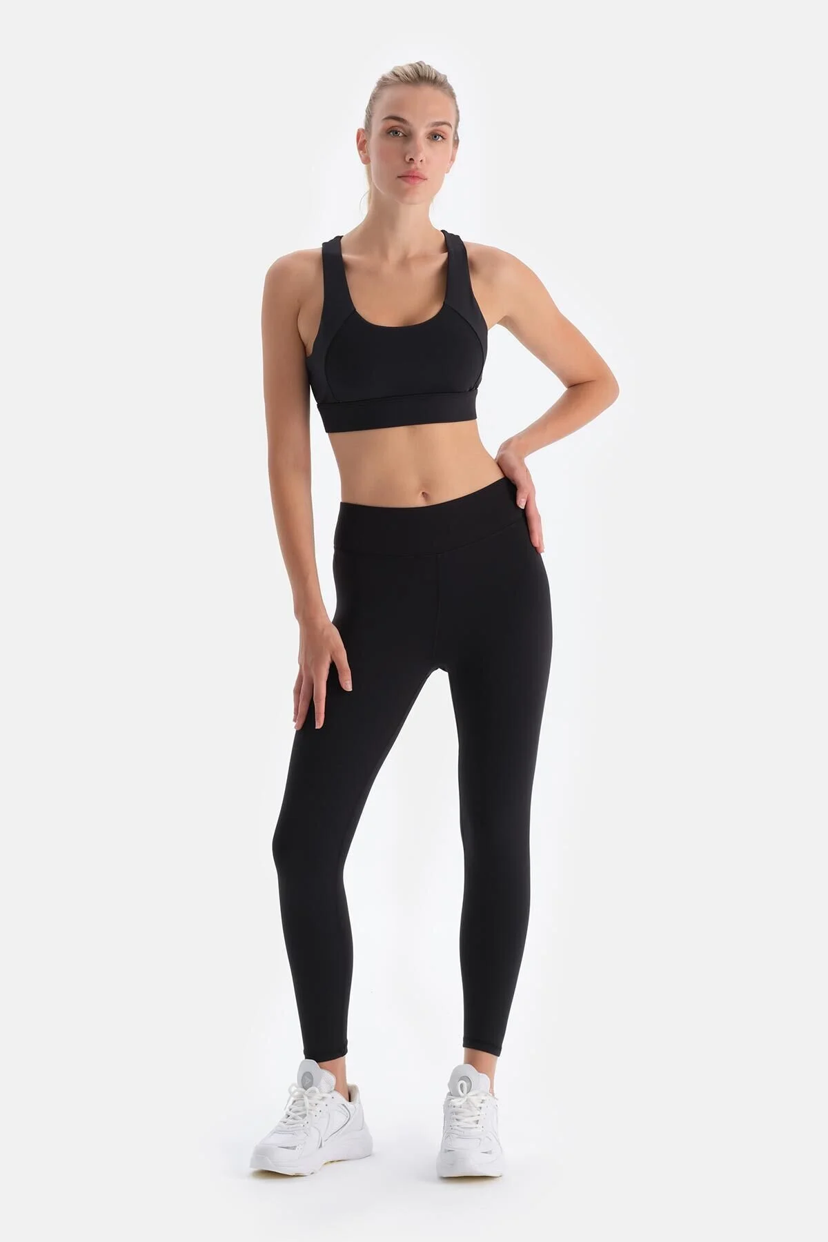 Bild von Dagi Schwarze Basic-leggings für Damen - S