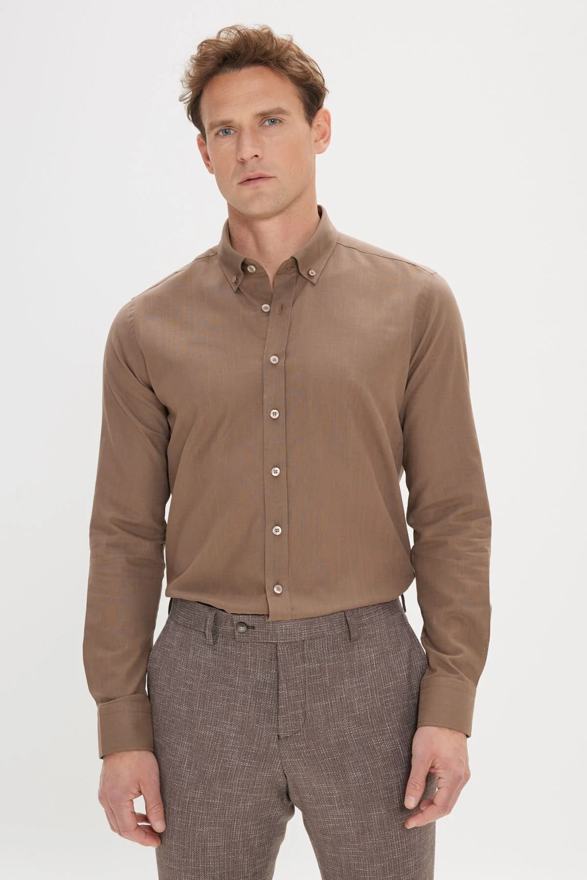 Bild von AC&Co / Altınyıldız Classics Braunes Oxford-hemd Aus 100 % Baumwolle Mit Schmaler Passform Und Knopfkragen für Herren - L