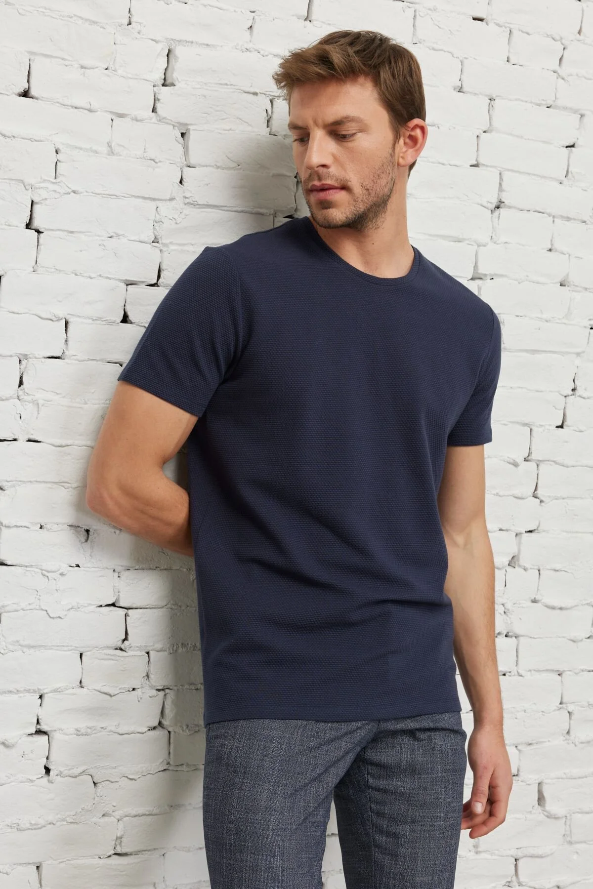 Bild von AC&Co / Altınyıldız Classics Flexibles Slim Fit T-shirt Aus Modal In Marineblau – Rundhalsausschnitt, Weicher Knopf für Herren - XL