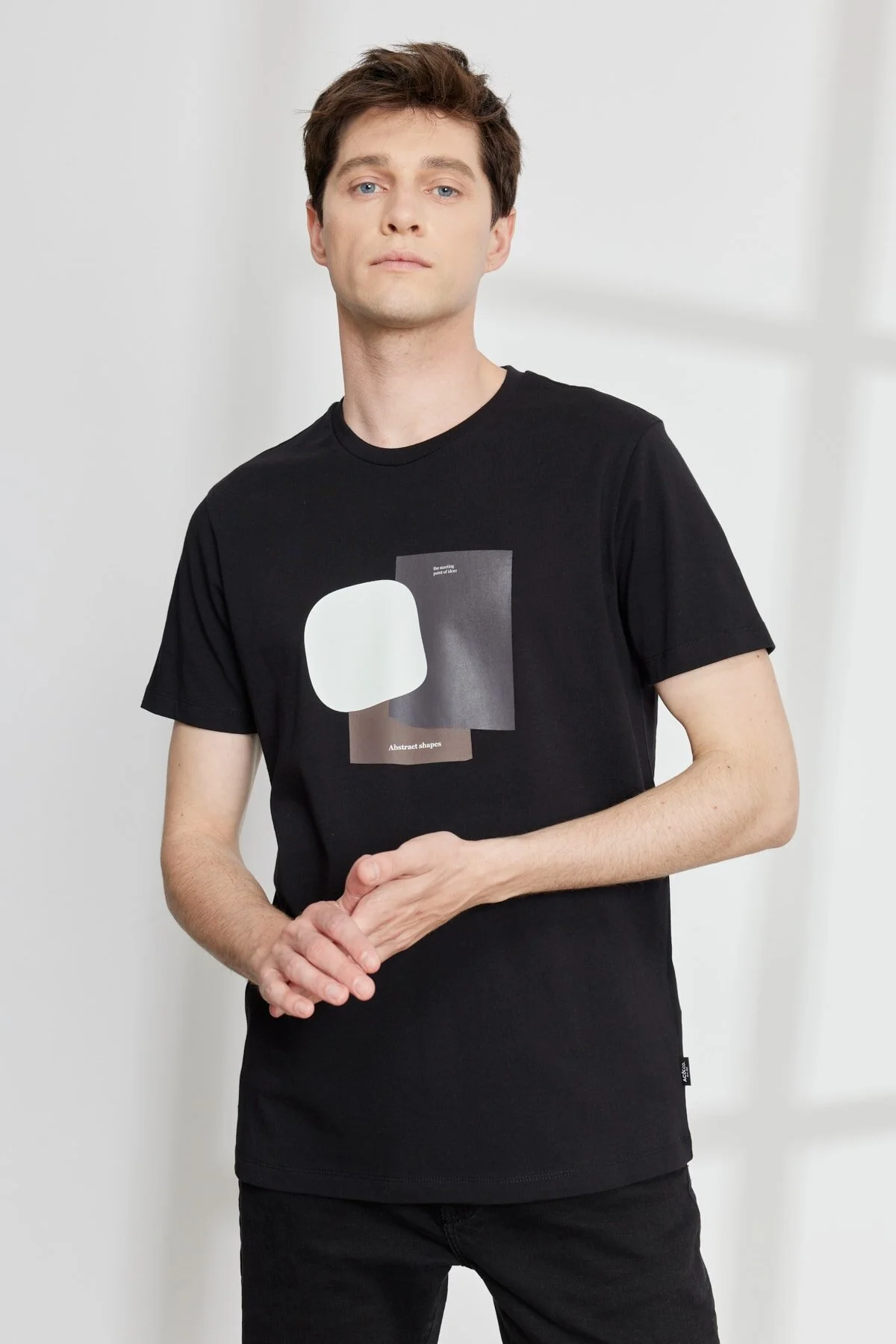 Bild von AC&Co / Altınyıldız Classics Schwarzes Slim-fit-t-shirt Mit Schmalem Schnitt Und Rundhalsausschnitt Aus 100 % Baumwolle Mit Aufdruck für Herren - M