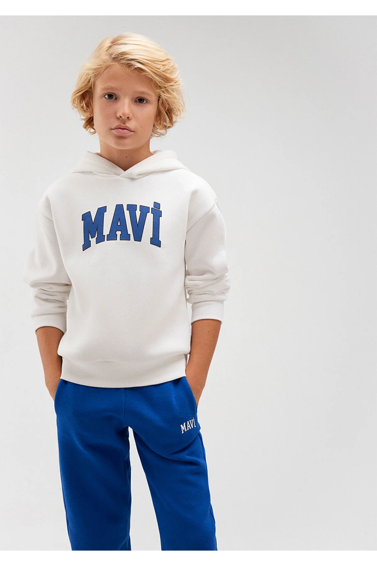 Bild von Mavi Weißes Kapuzen-sweatshirt Mit Logo-print -70057 für Herren - 9–10 Jahre