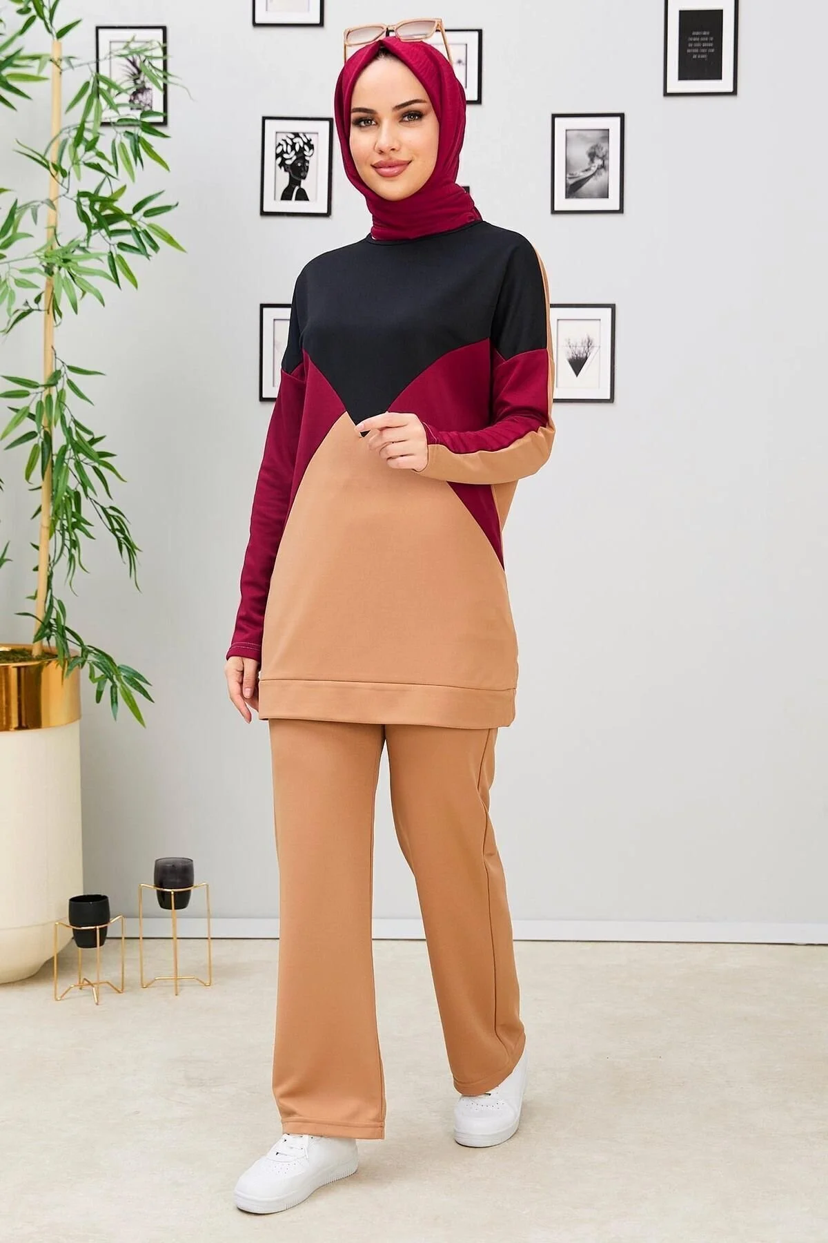 Bild von TOFİSA Weinrote Tunikahose – Gerader Rundhalsausschnitt – für Damen - 46