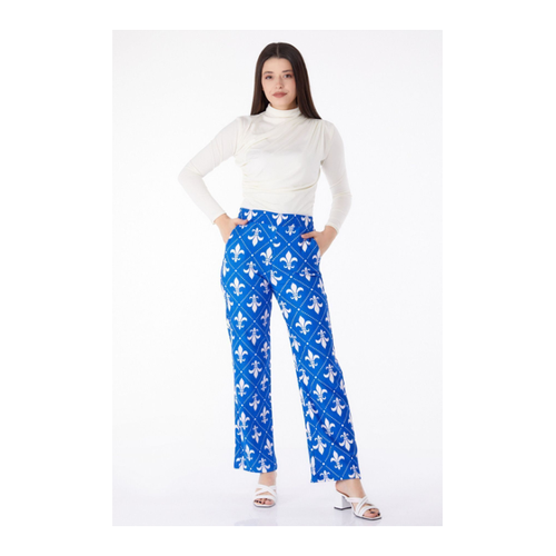 Bild von TOFİSA Blau Gemusterte Gerade Hose Mittlerer Länge für Damen