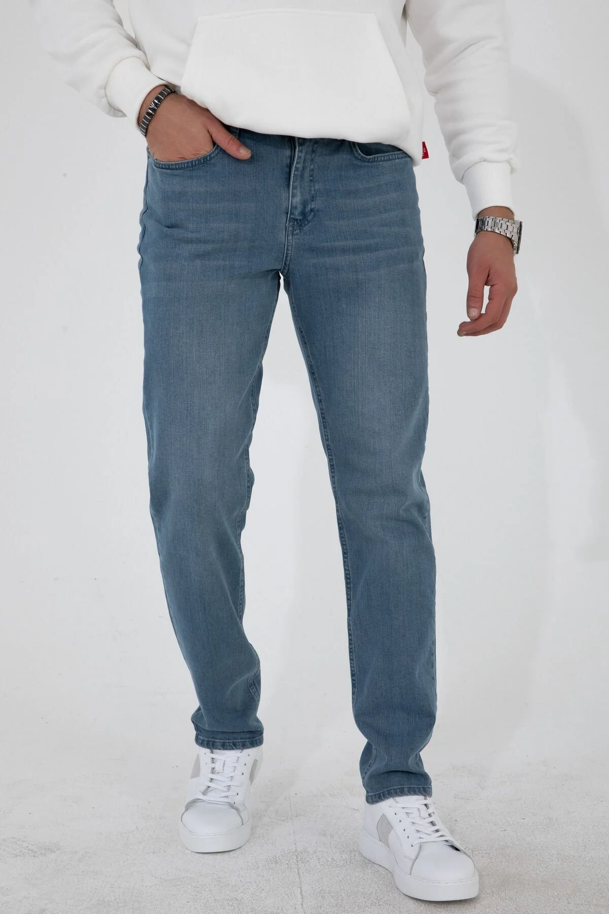 Bild von HLT JEANS Jeans Aus Geschliffenem Blau Mit Normaler Passform, Entspanntem Schnitt, Flexiblem Lycra-denim, Jeans Hlthe003001 für Herren - 34/32