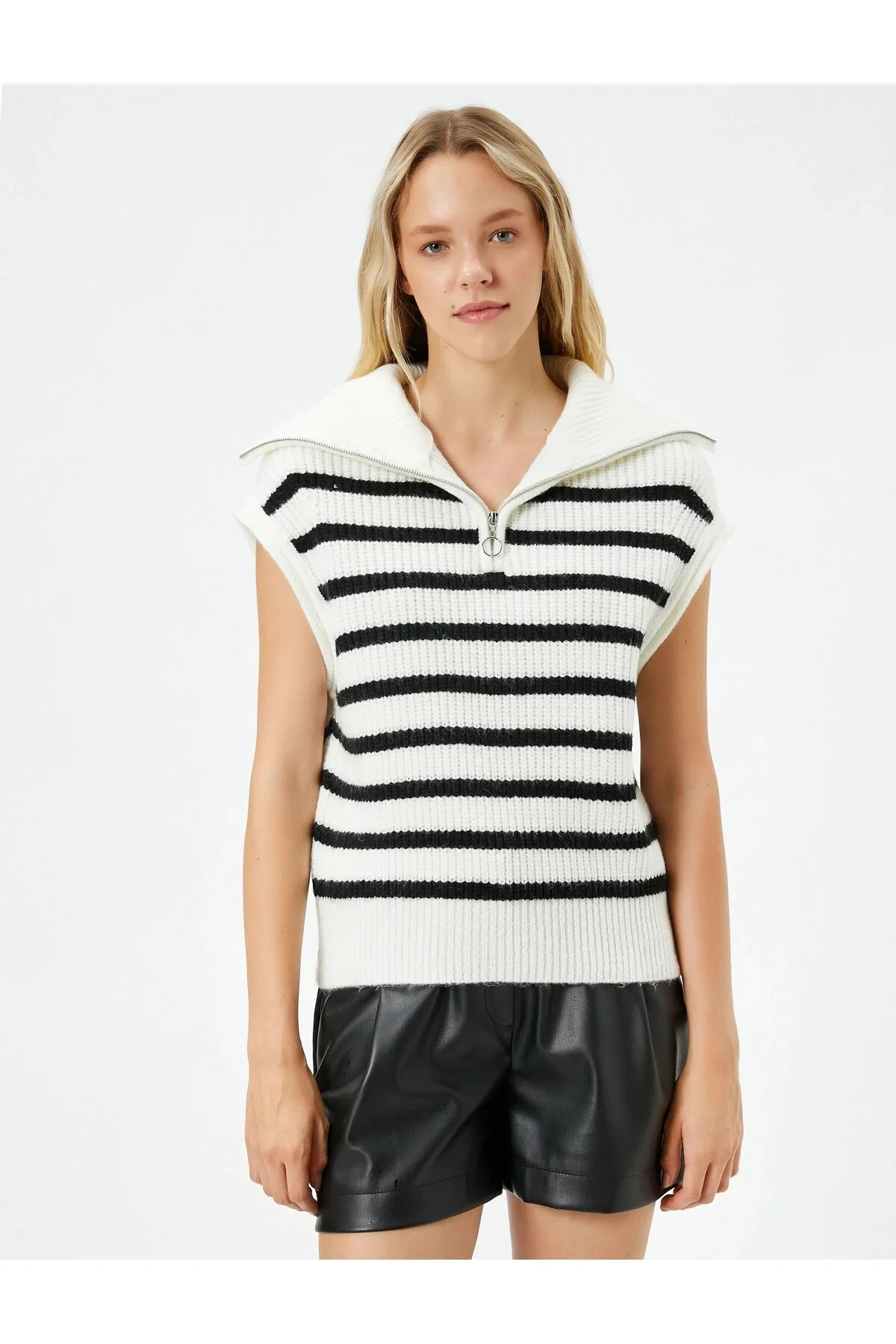 Bild von Koton Pullover Mit Halbem Reißverschluss, Detaillierter Stehkragen, Ärmellos für Damen - S