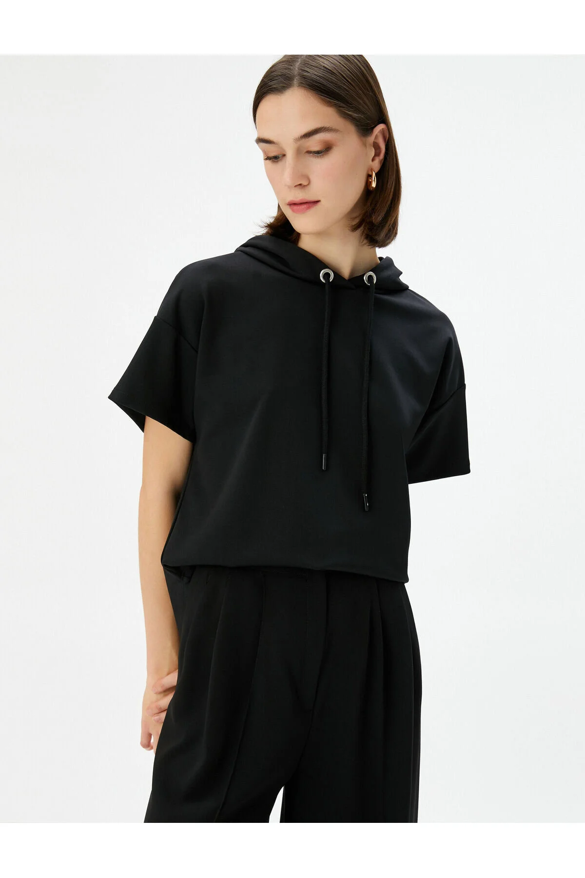 Bild von Koton Kapuzenpullover Mit Kurzen Ärmeln Und Normaler Passform für Damen - XS