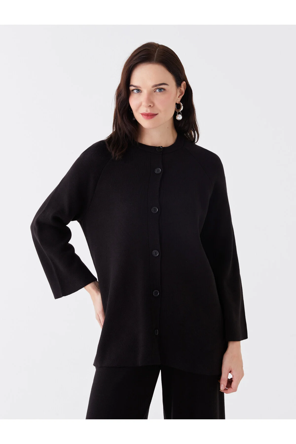 Bild von LC Waikiki Strickjacke – Rundhalsausschnitt, Einfarbig, Lange Ärmel für Damen - M
