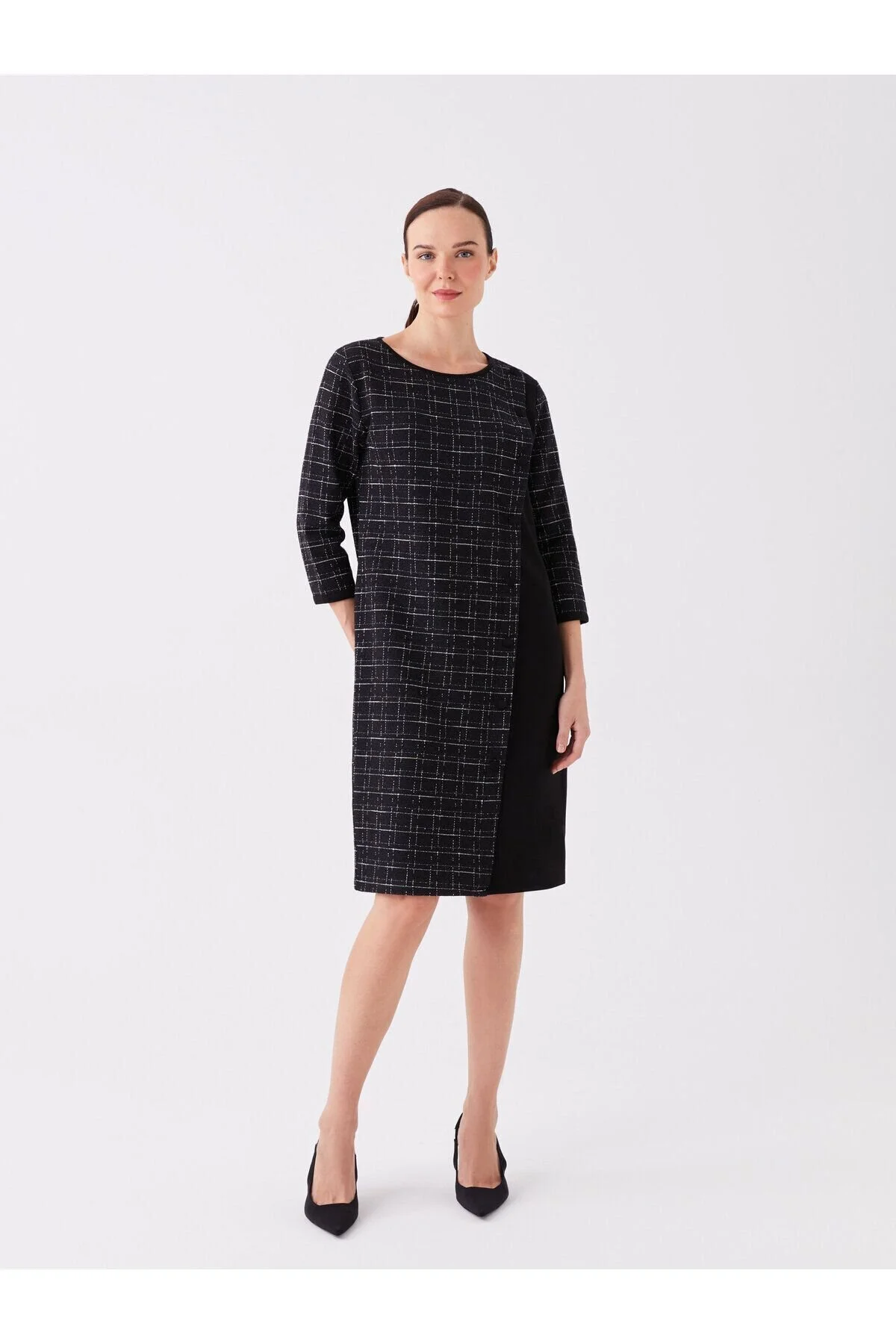 Bild von LC Waikiki Lcw Grace Graues Kleid Mit Rundhalsausschnitt Und Karomuster für Damen - 38