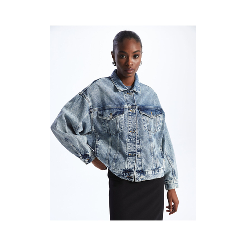 Bild von LC Waikiki Übergroße Jeansjacke für Damen – Eine stilvolle Wahl