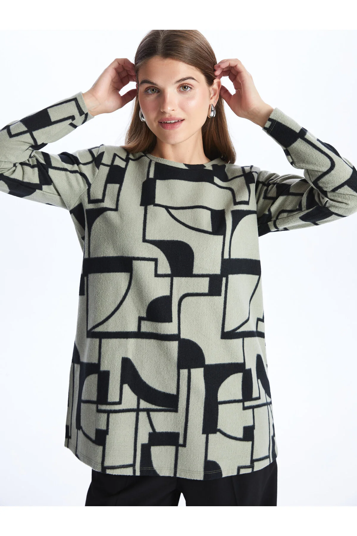 Bild von LC Waikiki Gemusterte Tunika Mit Rundhalsausschnitt Und Langen Ärmeln für Damen - 2XL