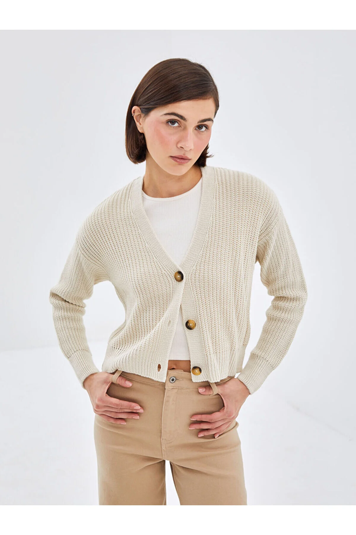 Bild von LC Waikiki Strickjacke Mit V-ausschnitt für Damen - XL