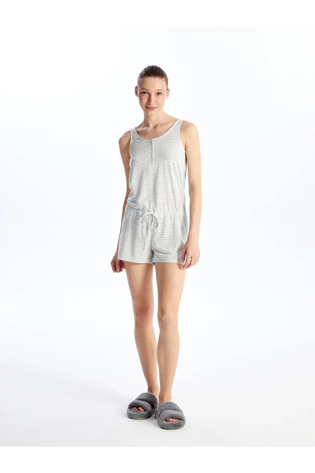 Bild von LC Waikiki Gestreifter Overall Mit U-ausschnitt – Pyjama Mit Shorts für Damen - 2XL