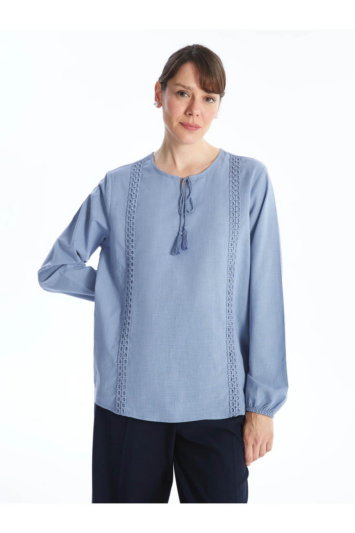 Bild von LC Waikiki Lcw Bluse Mit Langen Ärmeln Und Stickereien Zum Schnüren für Damen - 42