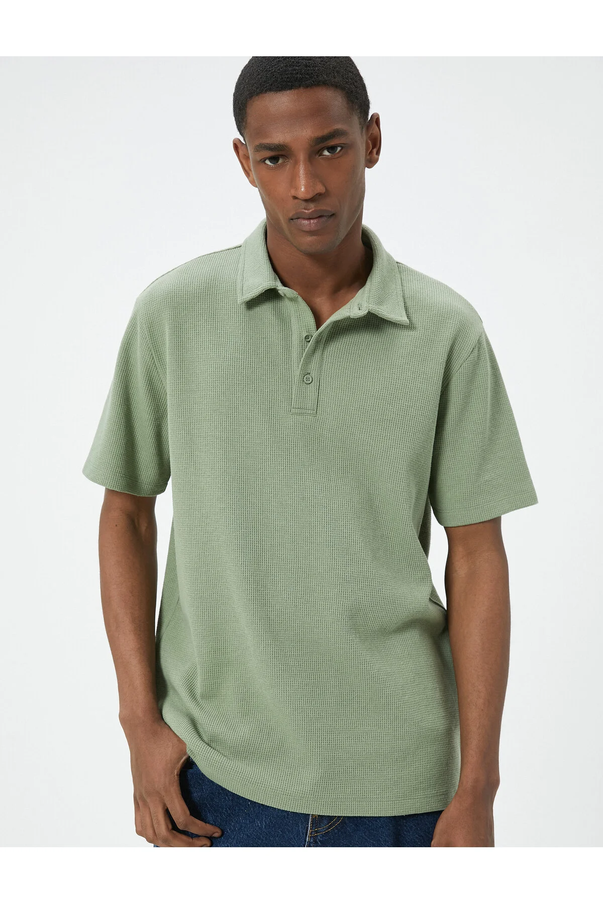 Bild von Koton Strukturiertes Kurzarm-t-shirt Mit Kragen – Knopfdetail für Herren - XL