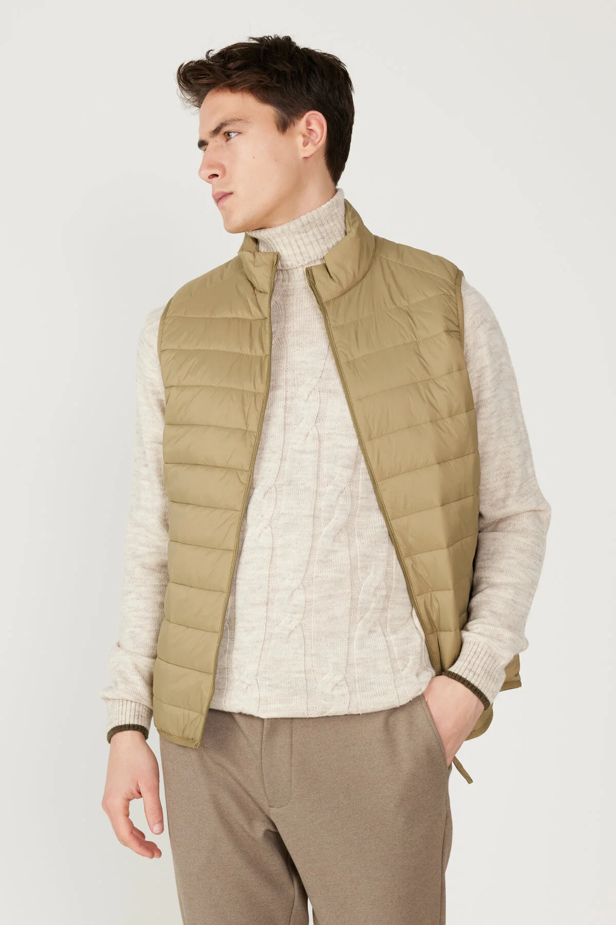 Bild von AC&Co / Altınyıldız Classics Grüne, Aufblasbare, Winddichte, Warme, Ultraleichte Faserweste Mit Tragbarer Tasche für Herren - 2XL