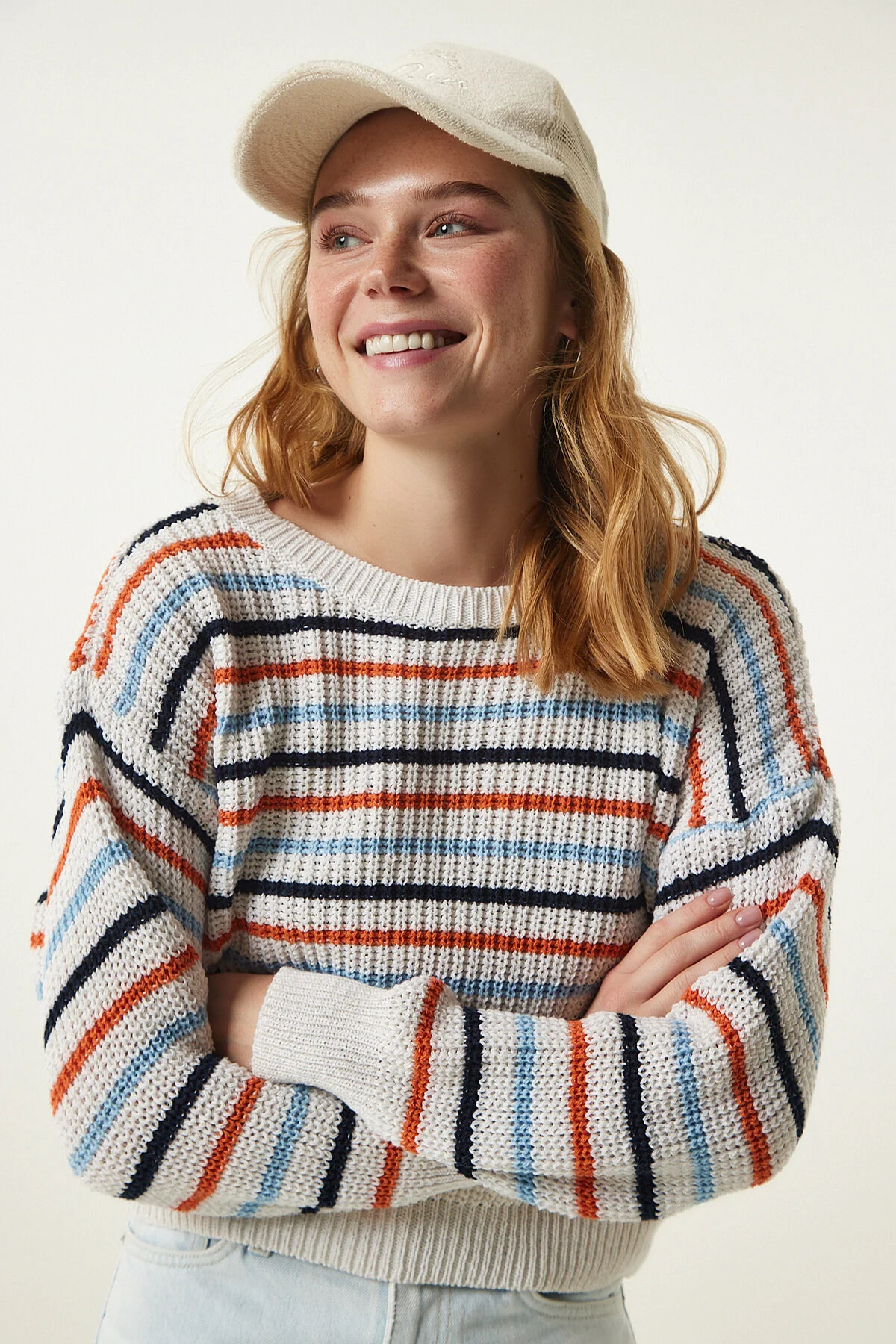 Bild von Happiness İstanbul Cremefarbener Gestreifter Saison-strickpullover für Damen - Standard