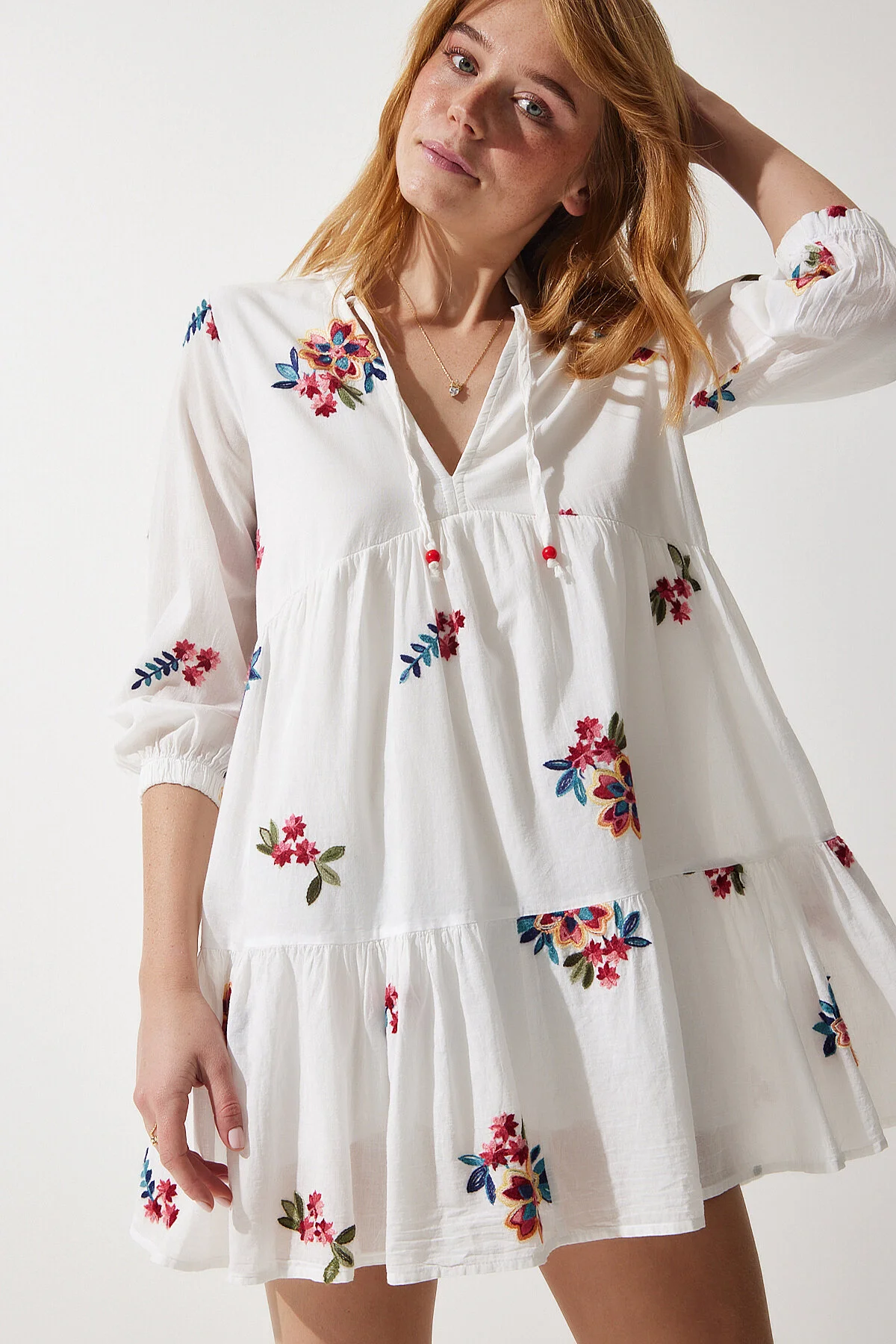 Bild von Happiness İstanbul Weißes Besticktes Strickkleid Mit V-ausschnitt für Damen - 42