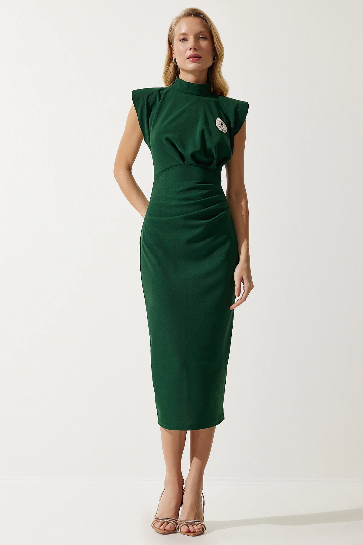 Bild von Happiness İstanbul Stilvolles Wickel-strickkleid Mit Brosche Und Kordelzug In Smaragdgrün für Damen - 36