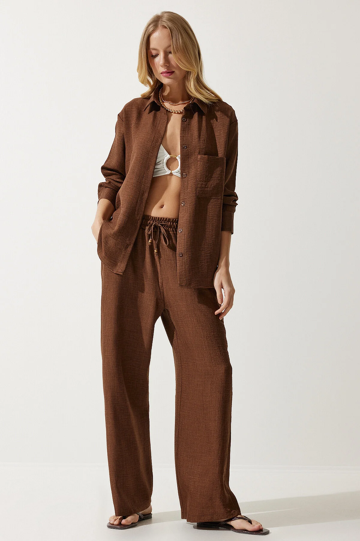 Bild von Happiness İstanbul Braunes Oversize-set Aus Hemd Und Lockerer Hose für Damen - 40