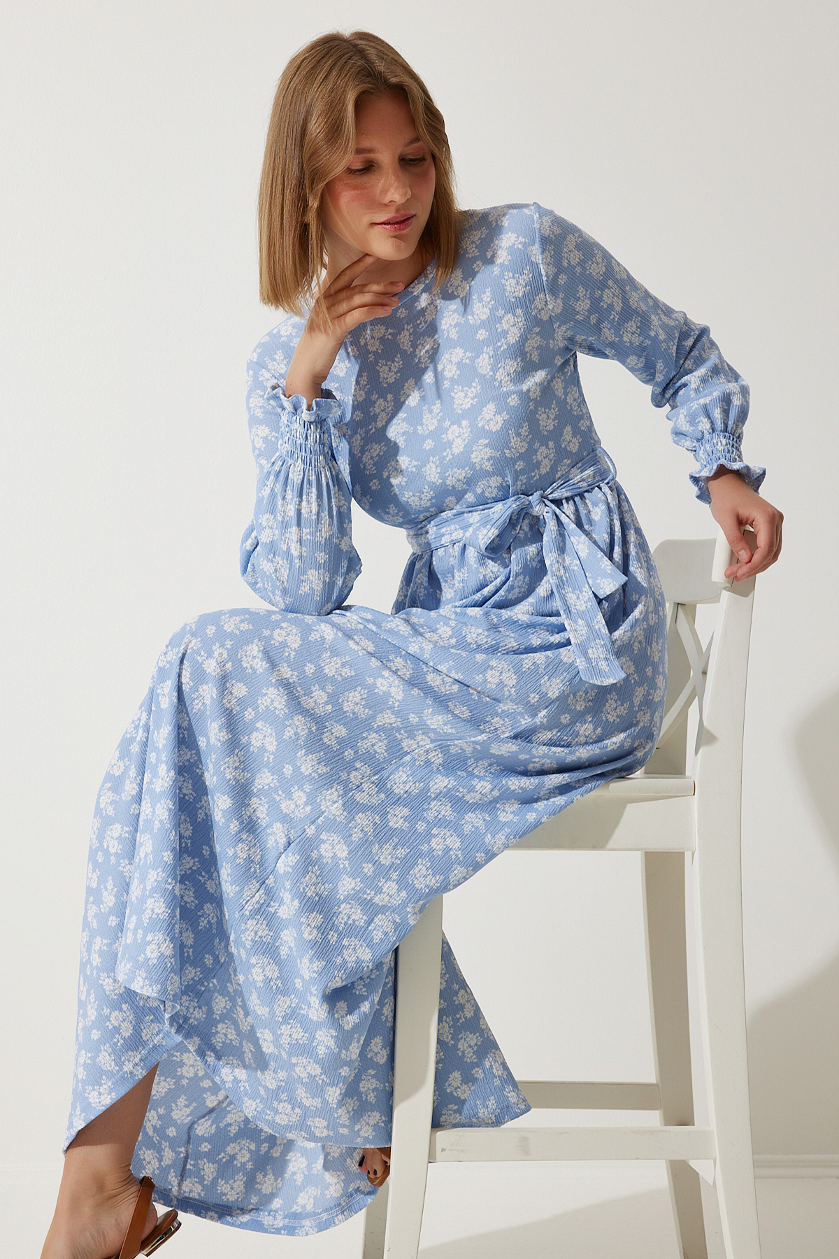 Bild von Happiness İstanbul Himmelblaues, Langes Strickkleid Mit Blumenmuster für Damen - 40