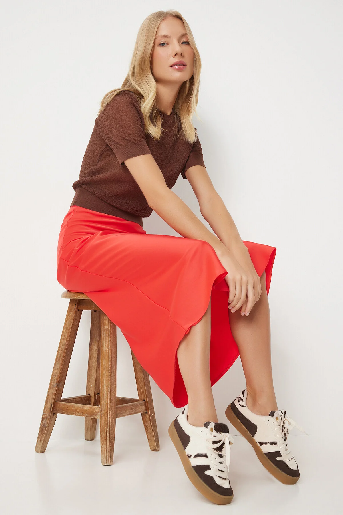 Bild von Happiness İstanbul Granatapfelblüten-gemusterter Satin-rock – für Damen - 40