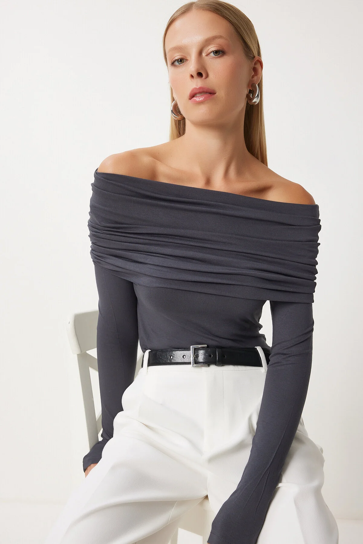 Bild von Happiness İstanbul Geräucherte Strickbluse Mit Carmen-kragen für Damen - 36