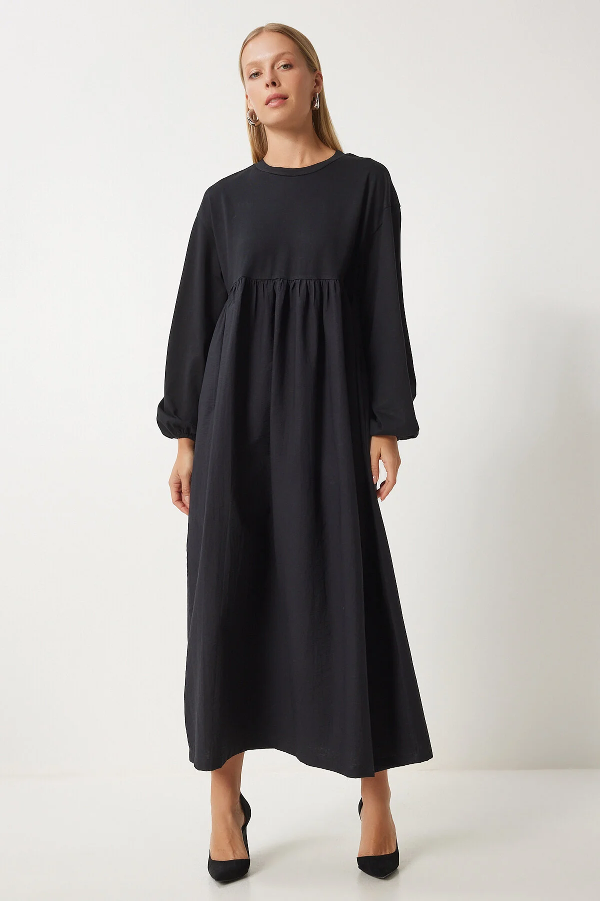Bild von Happiness İstanbul Schwarzes, Langes, Gewebtes Kleid Mit Volant Und Ballonärmeln für Damen - 38