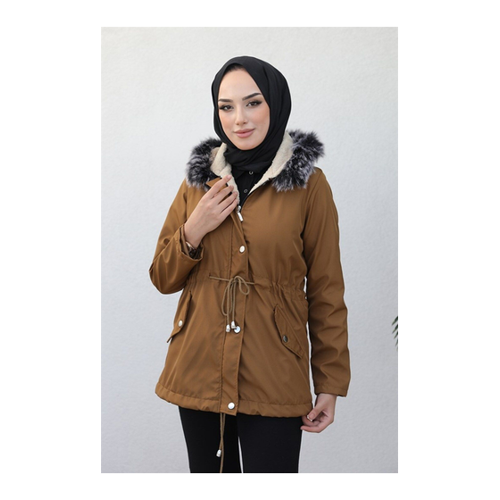 Bild von Bestenur Berfin – Pelzgefütterter Hijab-Mantel für Damen