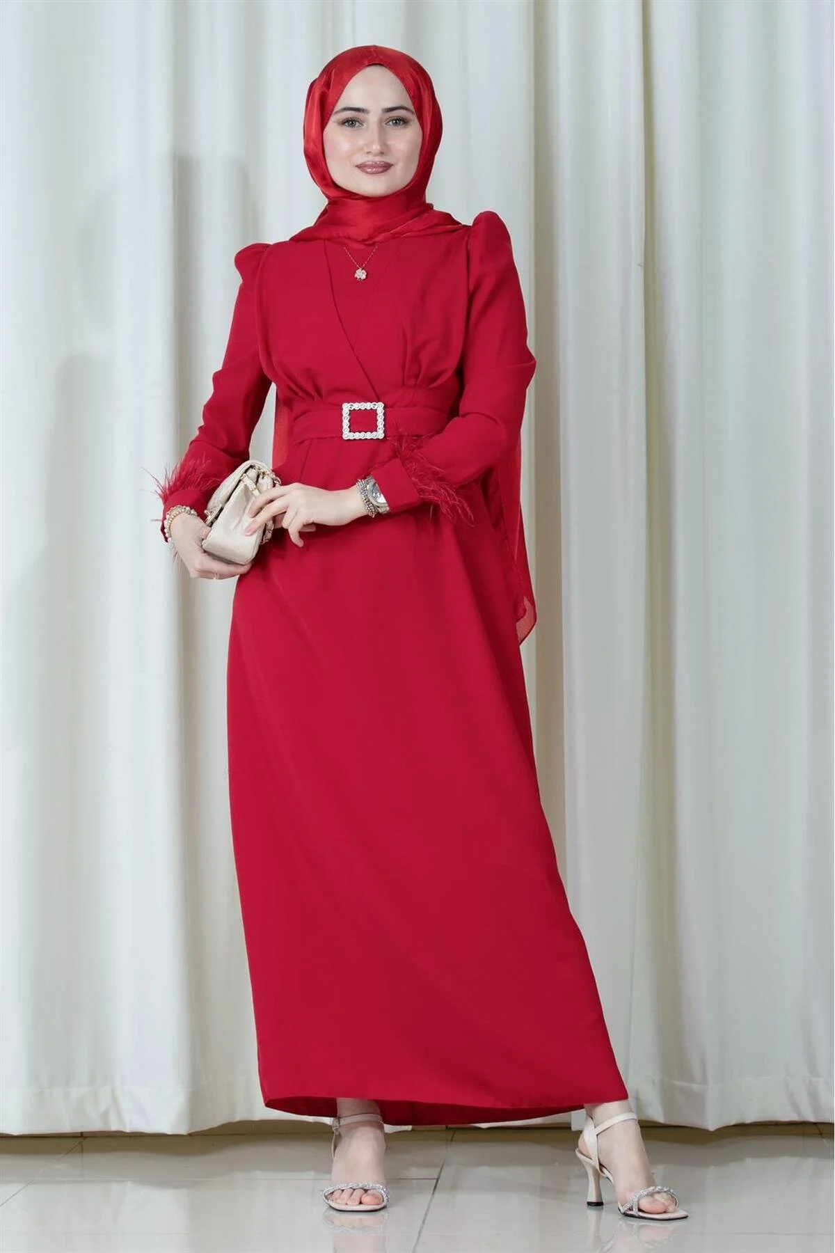 Bild von Sevitli Venus Sleeve Feather Detailliertes Abendkleid – Rot für Damen - 42