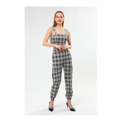 Bild von Elegante Cargo-Hose für Damen im Grauen Plaid-Design
