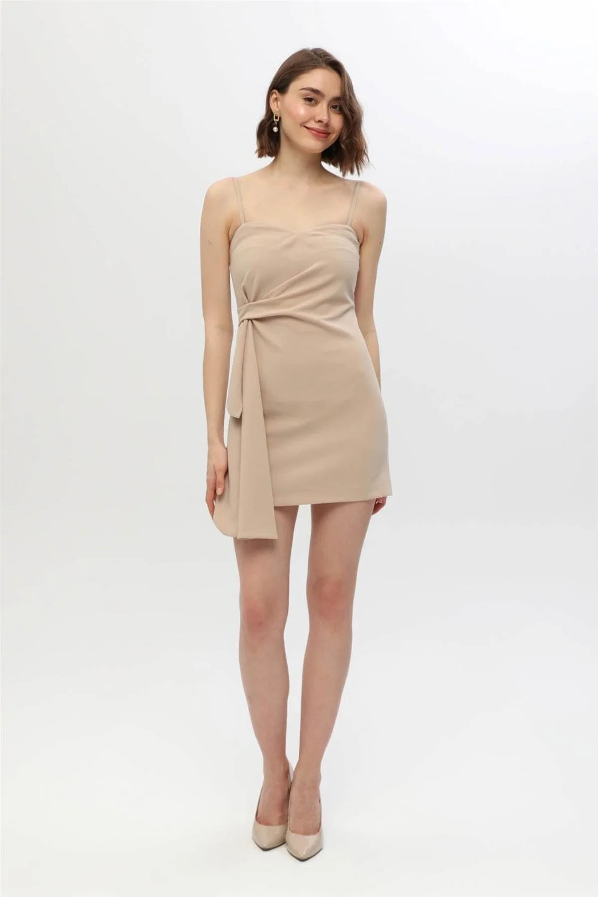Bild von HomeStore Schmal Geschnittenes Sling-kleid Mit Twist für Damen - 40