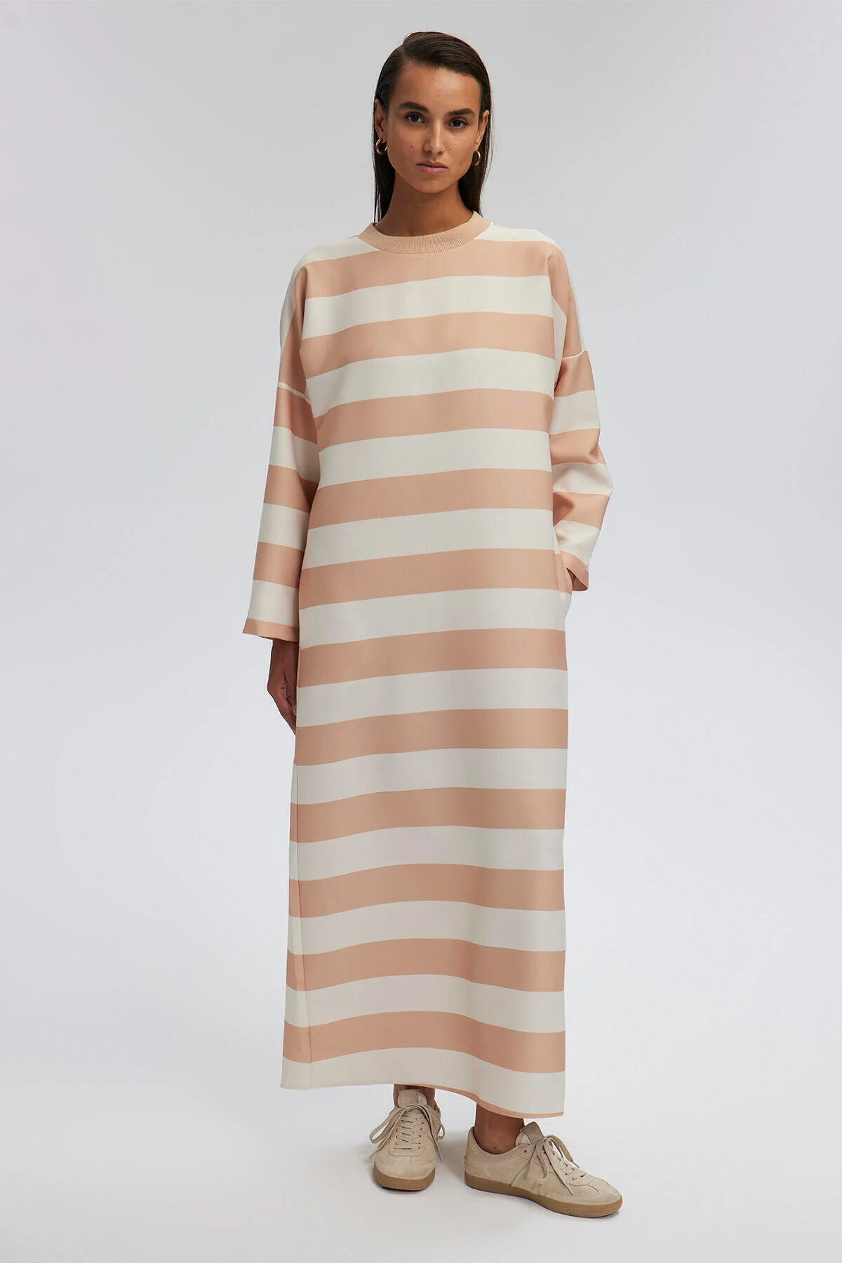 Bild von Touché Privé Crêpe-kleid – Streifendesign für Damen - M