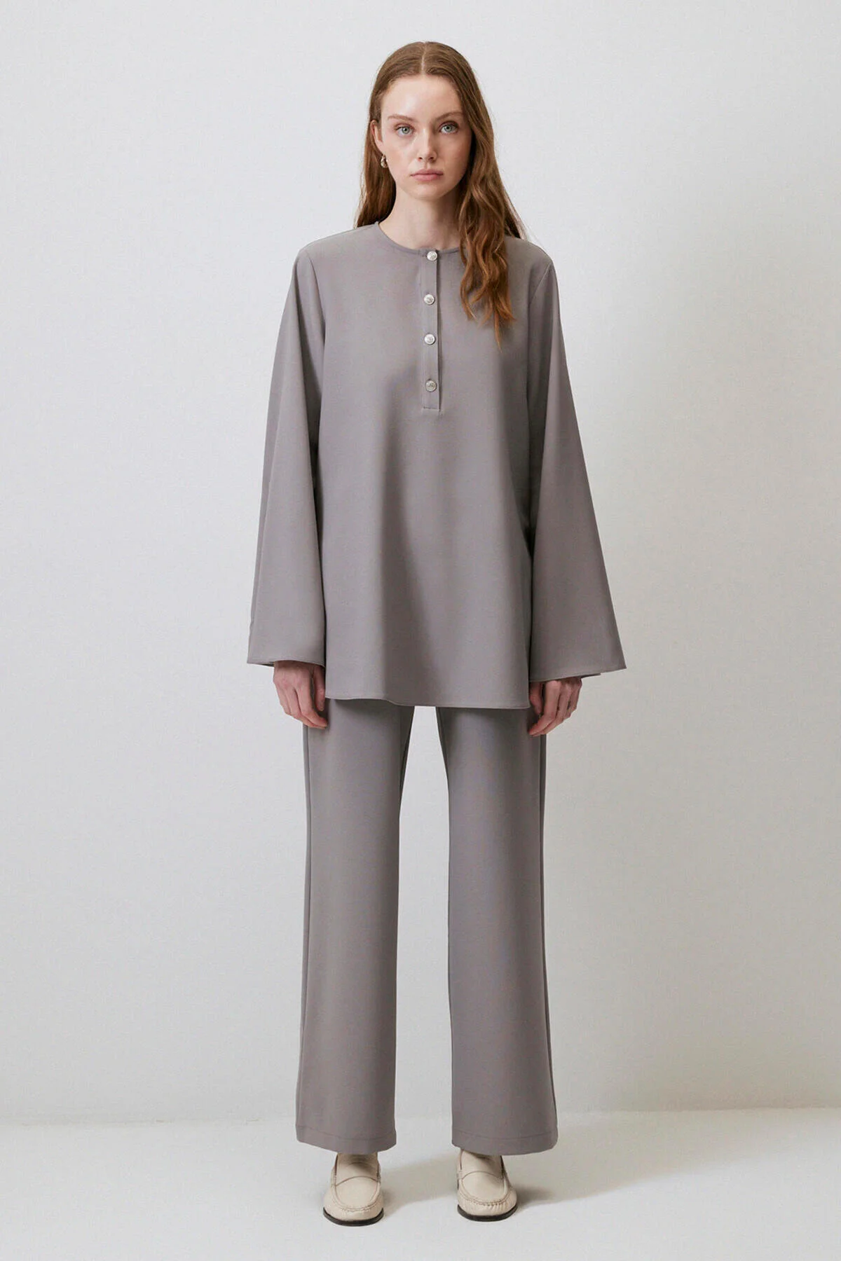 Bild von Touché Privé Crepe-anzug Mit Knopfdetail für Damen - L