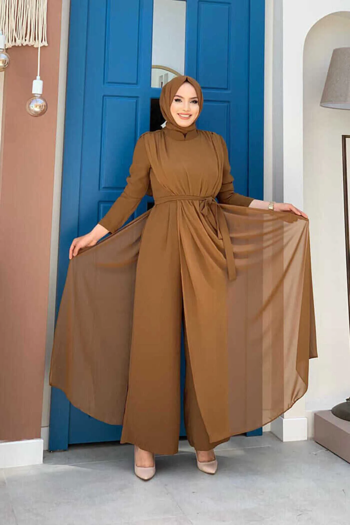 Bild von Bym Fashion Chiffon-overall Mit Umhangdetail Und Taillengürtel 3330 Hellbraun für Damen - 40