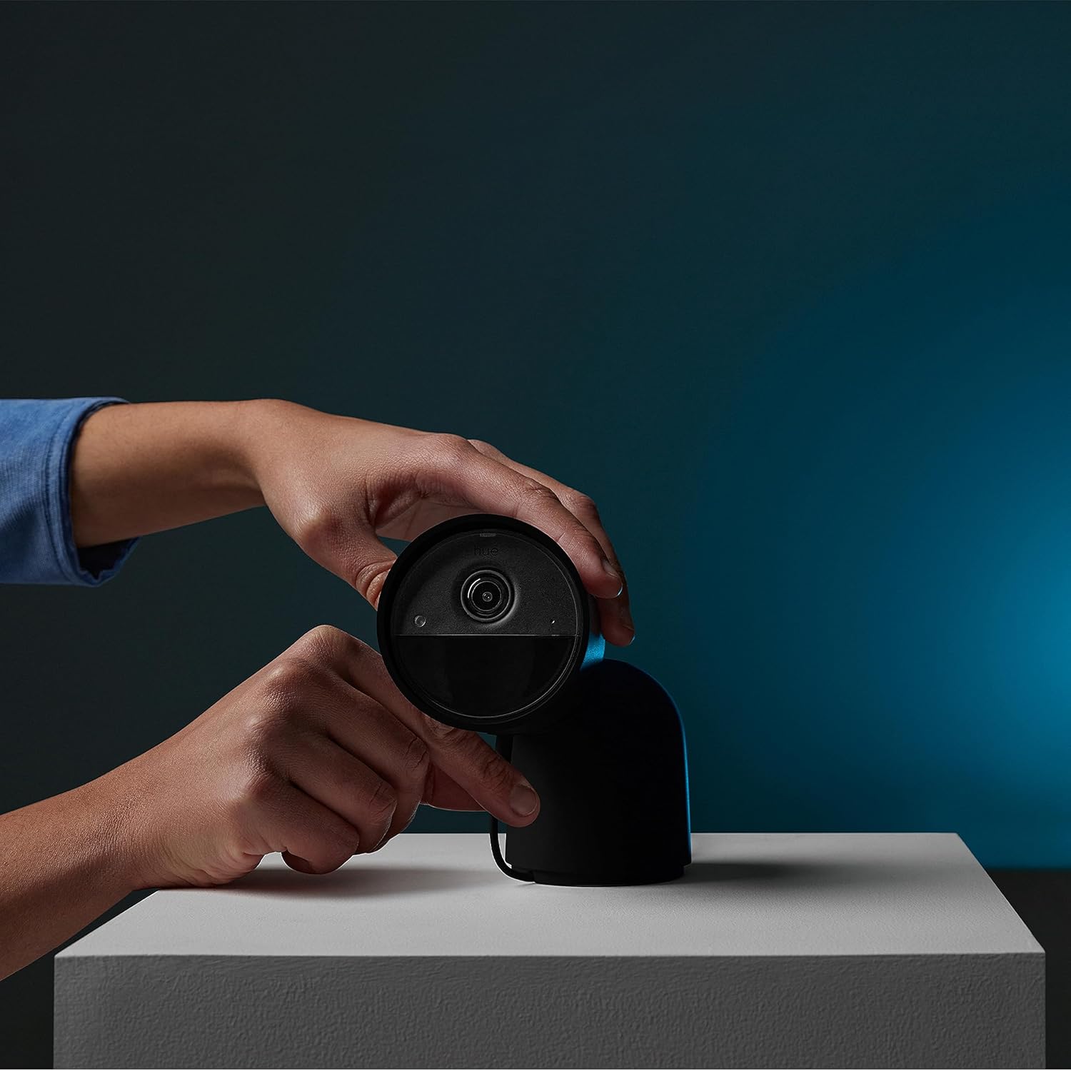 Bild von Philips Hue Secure Standfuß für kabelgebundene Überwachungskamera, weiß