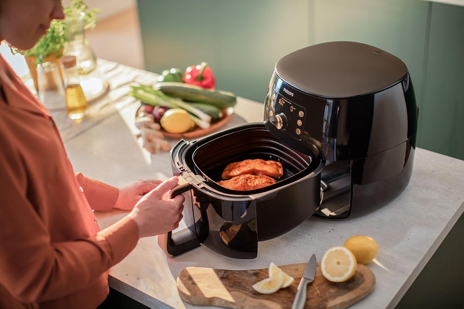 Bild von Philips Heißluftfritteuse "Airfryer XXL Kombi HD9876/90, mit 8,3 l, Rapid CombiAir Technologie", 2200 W, Fassungsvermögen 8,3 l, 22 Kochfunktionen, QuickClean und WiFi Konnektivität