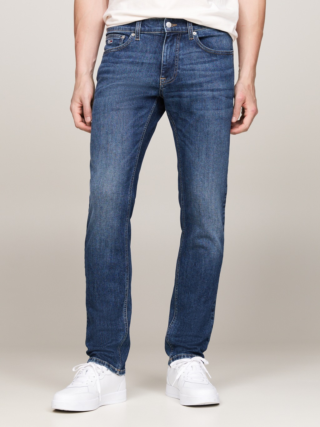 Bild von Tommy Jeans Slim-fit-Jeans "SCANTON SLIM", mit Logoprägung