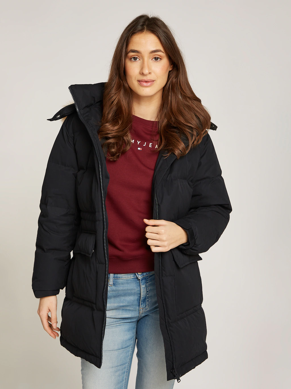 Bild von Tommy Jeans Steppjacke "TJW MIDI ALASKA FAUX FUR", mit Kapuze, mit Fellimitat