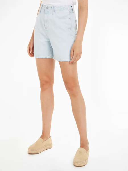 Bild von Tommy Hilfiger Shorts »DNM STRAIGHT SHORT HW LOLA«, mit Markenlabel