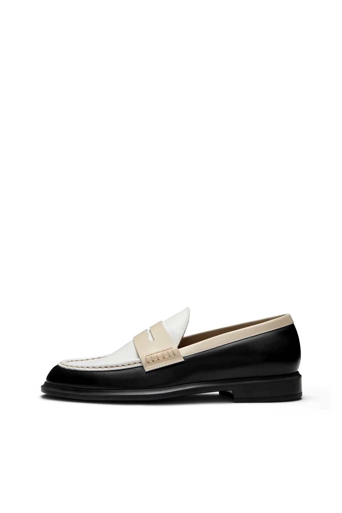Bild von Isabel Bernard Vendôme Blandine Schwarz-weiß Kalbsleder Loafers Mit Weißen Details Ib51015-10170-42 für Damen - 42